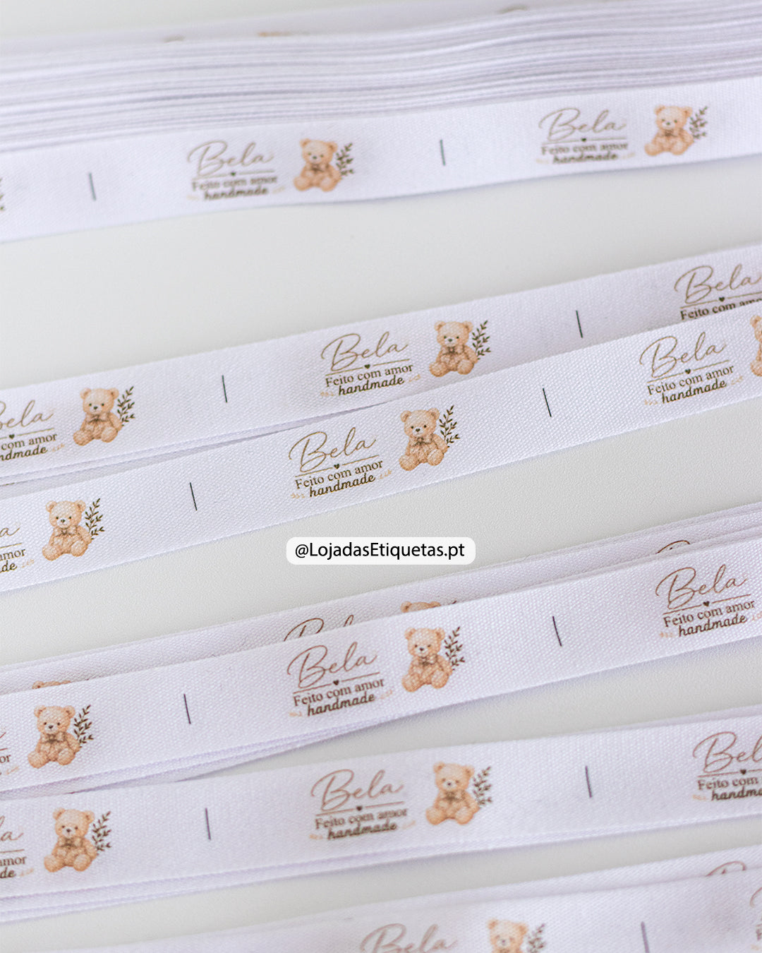 Etiquetas em algodão personalizadas com logotipo impresso a cores