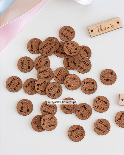 Etiquetas em napa personalizadas com logotipo