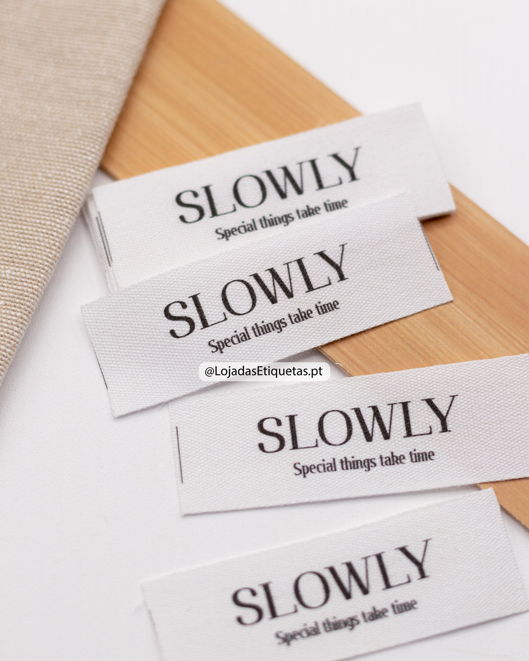 Etiquetas em tecido personalizadas com logotipo