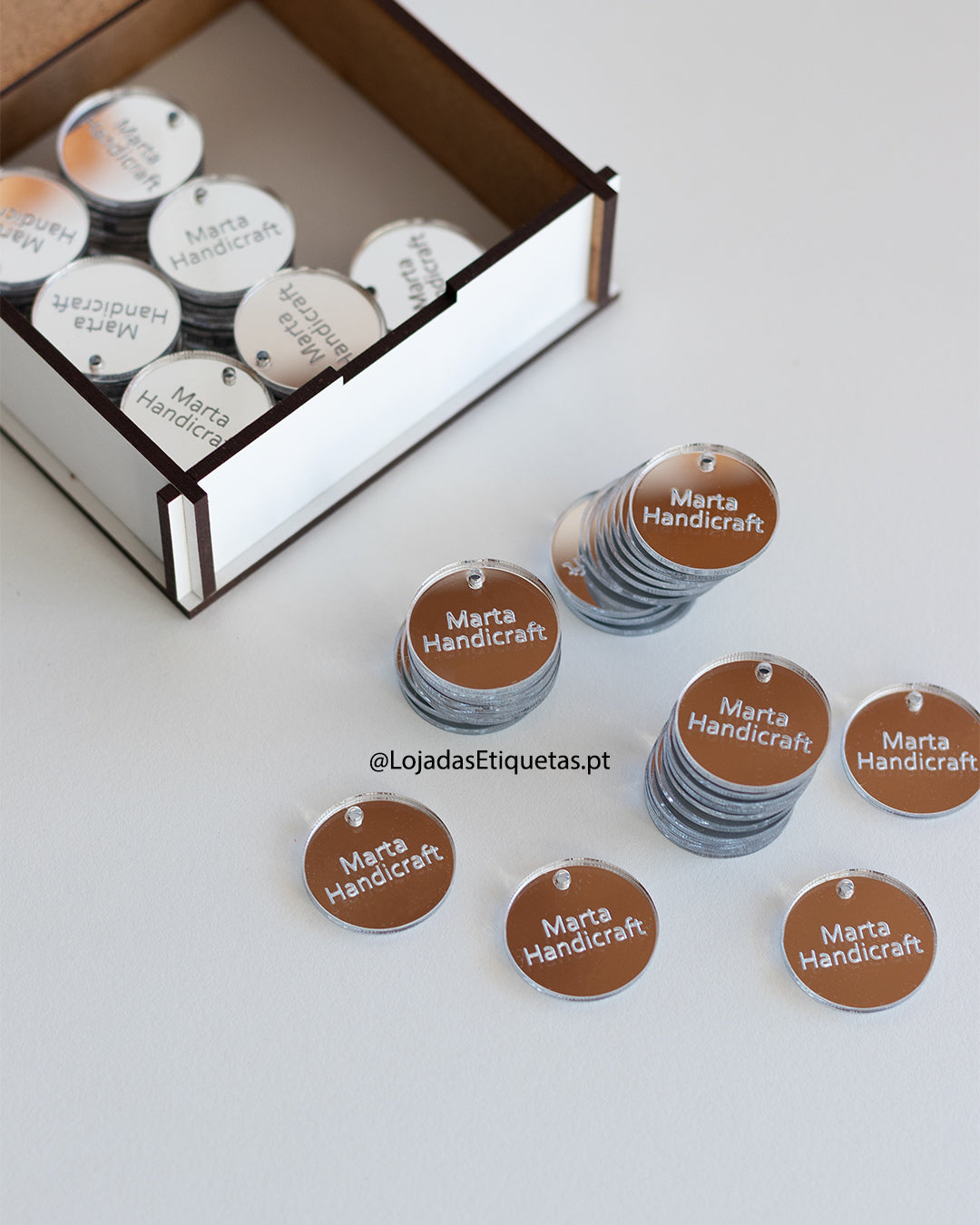 Etiquetas em Acrílico Espelhado Redondas | Ovais
